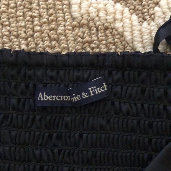 Abercrombie &Fitch xs black top - Picture 3 of 3